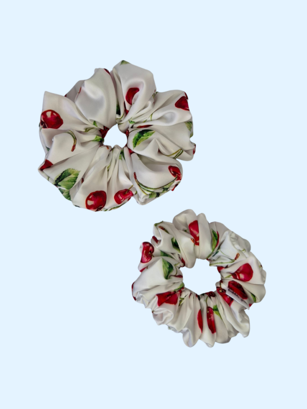 Scrunchie satynowa - Biała Wiśnia