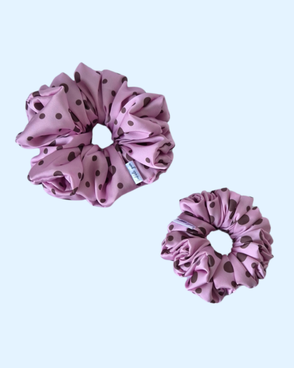 66 Scrunchie satynowa - Choco dots