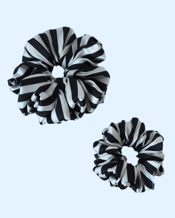 Scrunchie satynowa - Black&white stripes